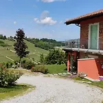 Olga Nelle Langhe * Monforte dʼAlba